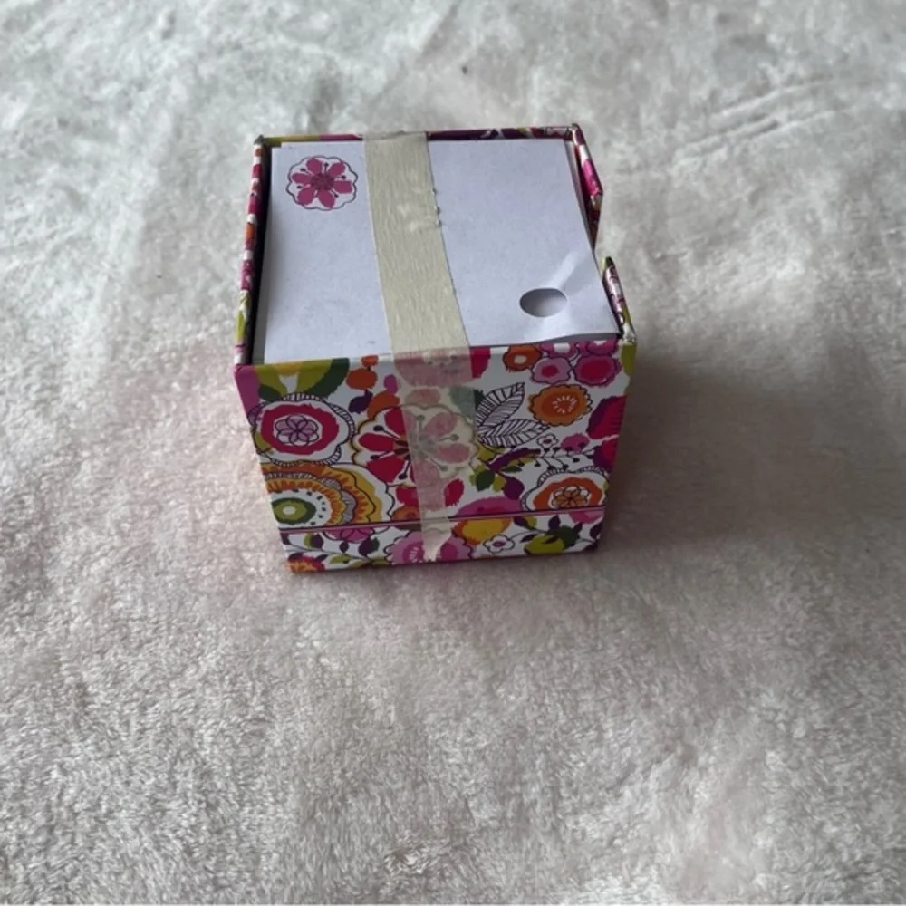 Vera Bradley Pink Floral Vintage Clementine Note‎ Cube with Blank Sheets